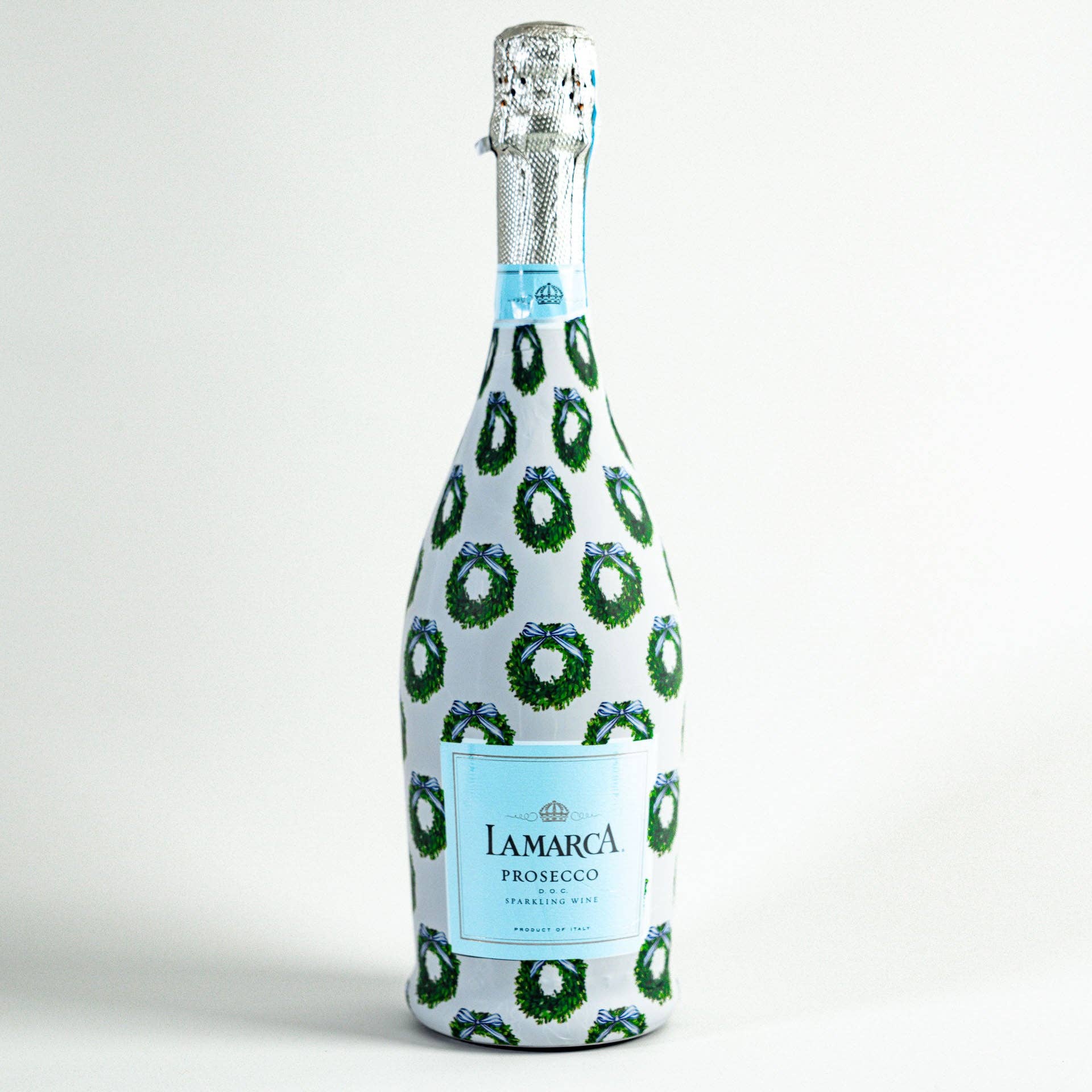 Beau Bottles WH Hostess Boxwood Wreaths - La Marca Edition