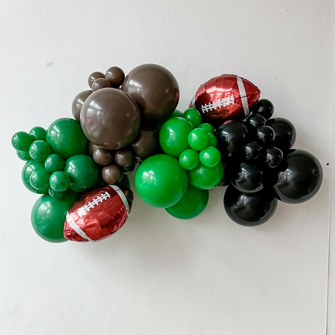 Football DIY Balloon Garland Kit